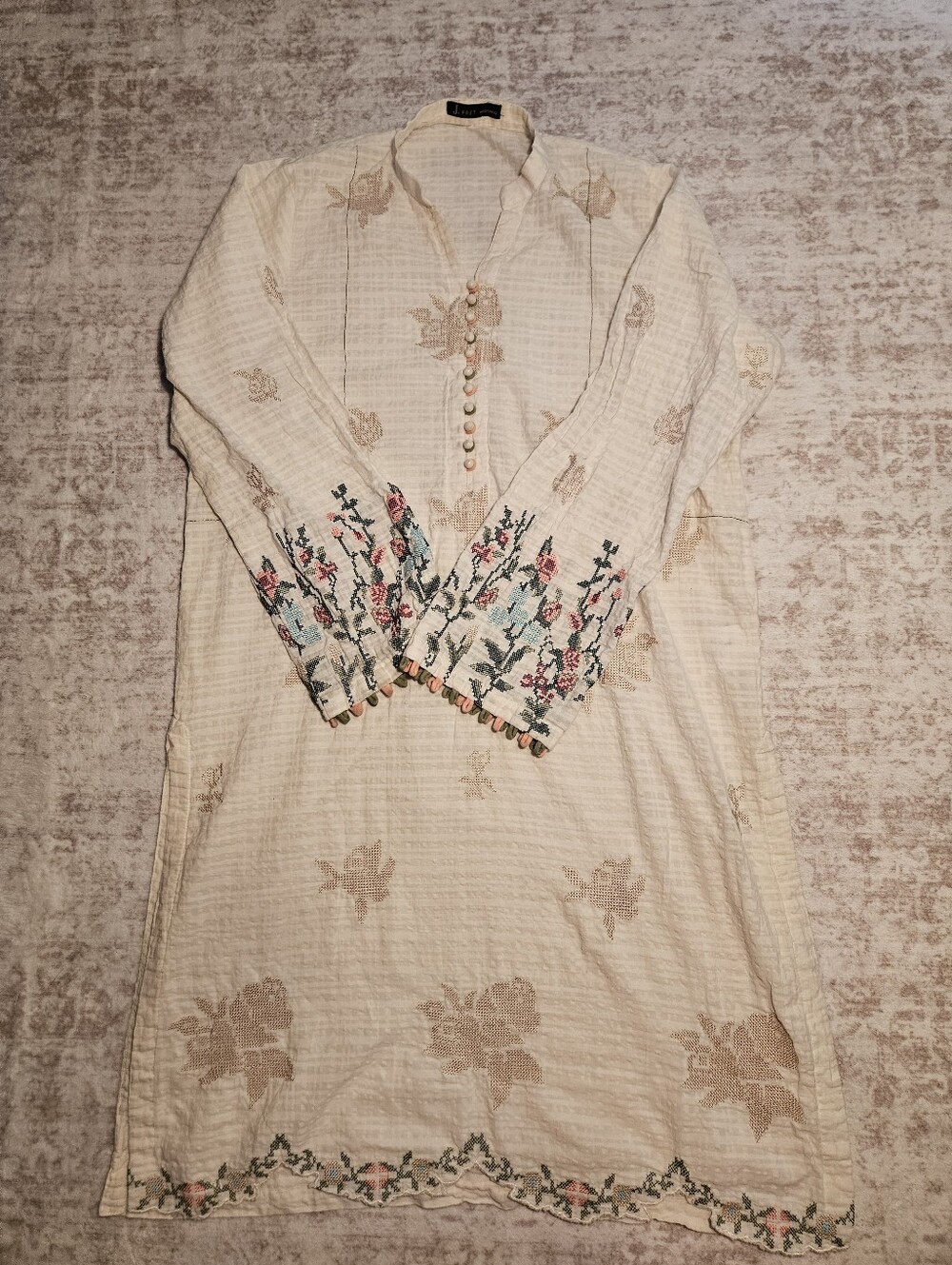 Cream Embroidered Floral Kurta Tunic with Decorative Buttons